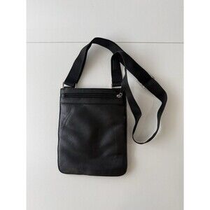 WILSONS LEATHER Maxima Men's Small Black Solid Leather Crossbody Purse